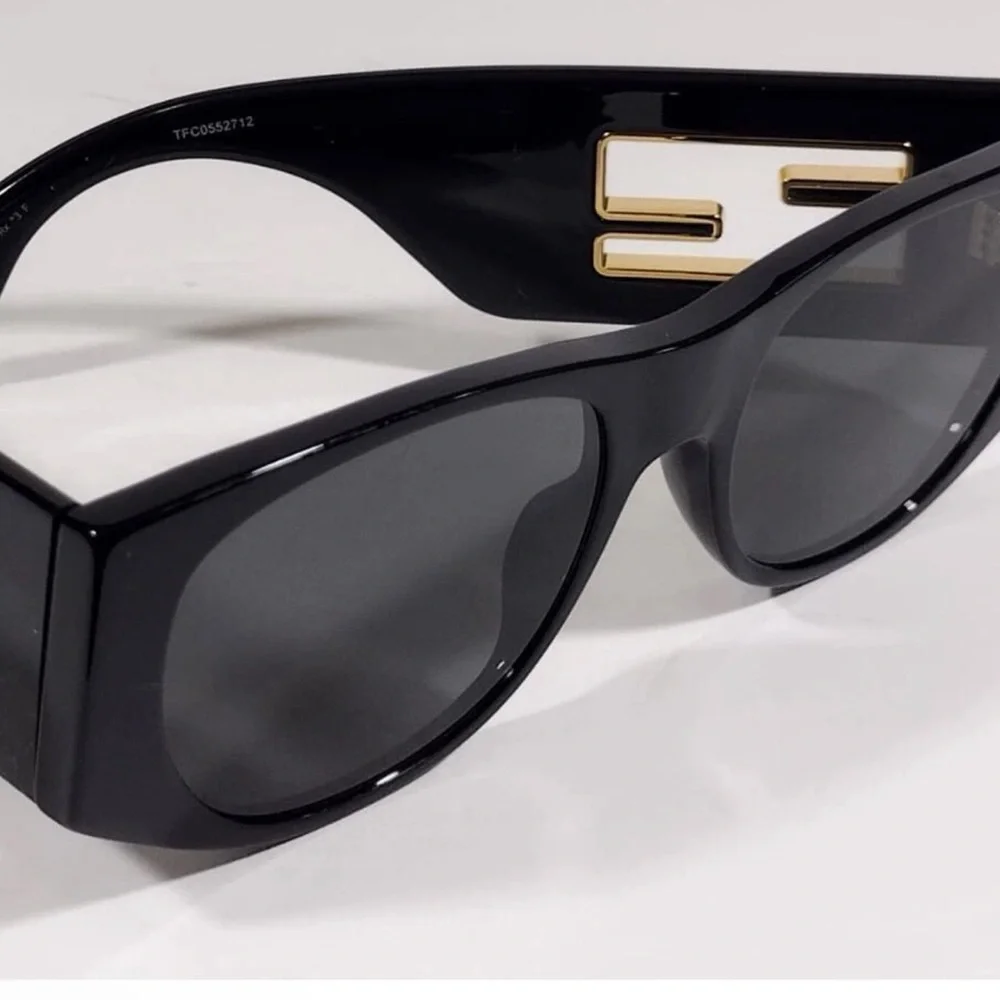 Fendi ROMA Black Sunglasses Sleek Modern Design Women's Baguette Oval Sunglasses - Picture 3 of 13